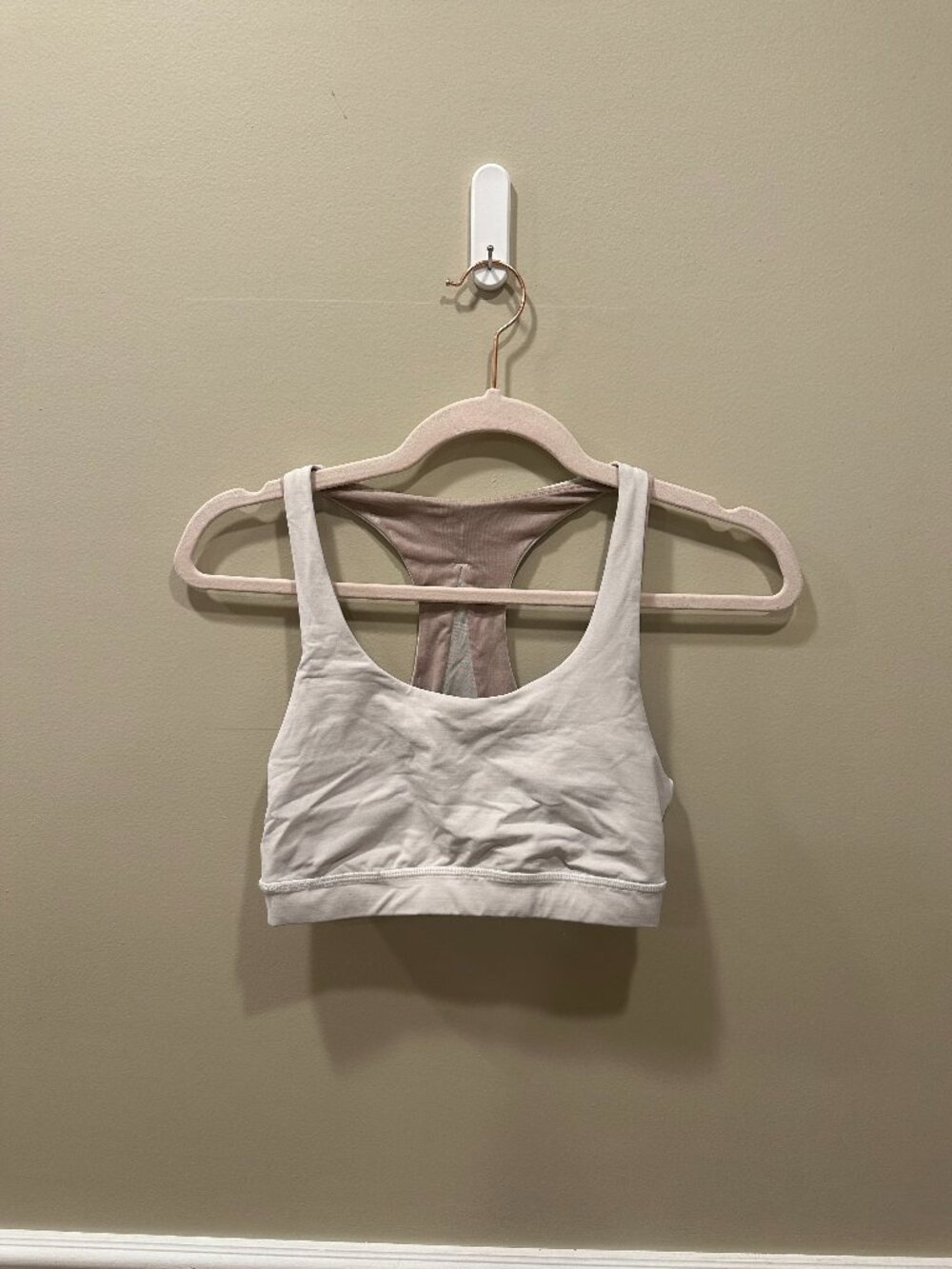Lululemon sports bra